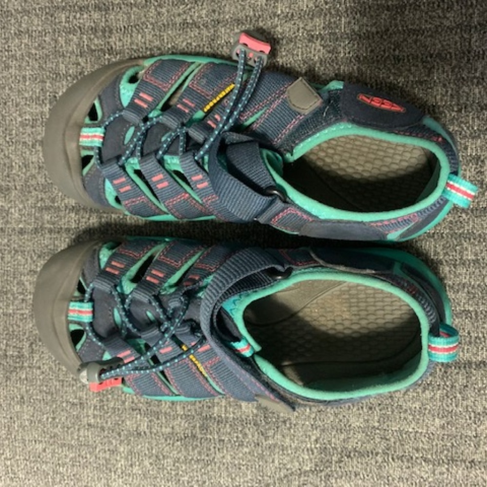 Girls' Keen's